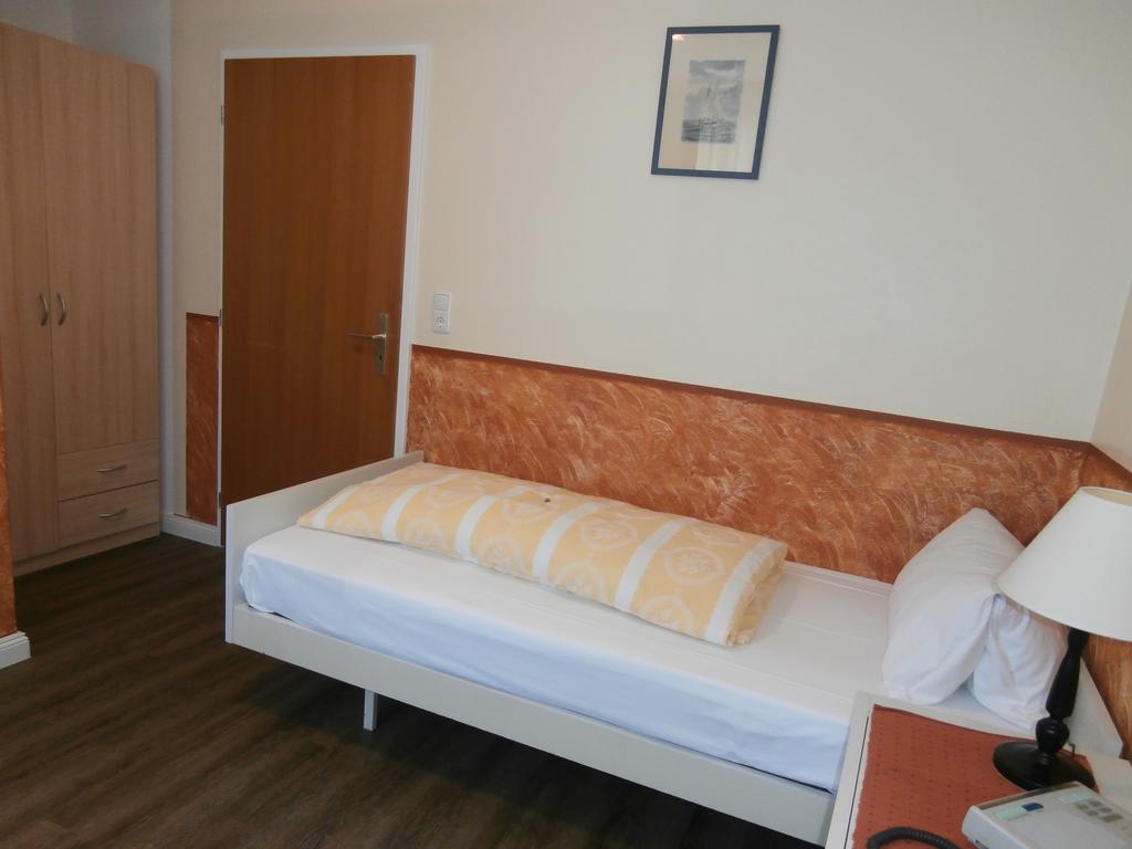 Hotel Hasselbarth Бург-ауф-Фемарн Номер фото